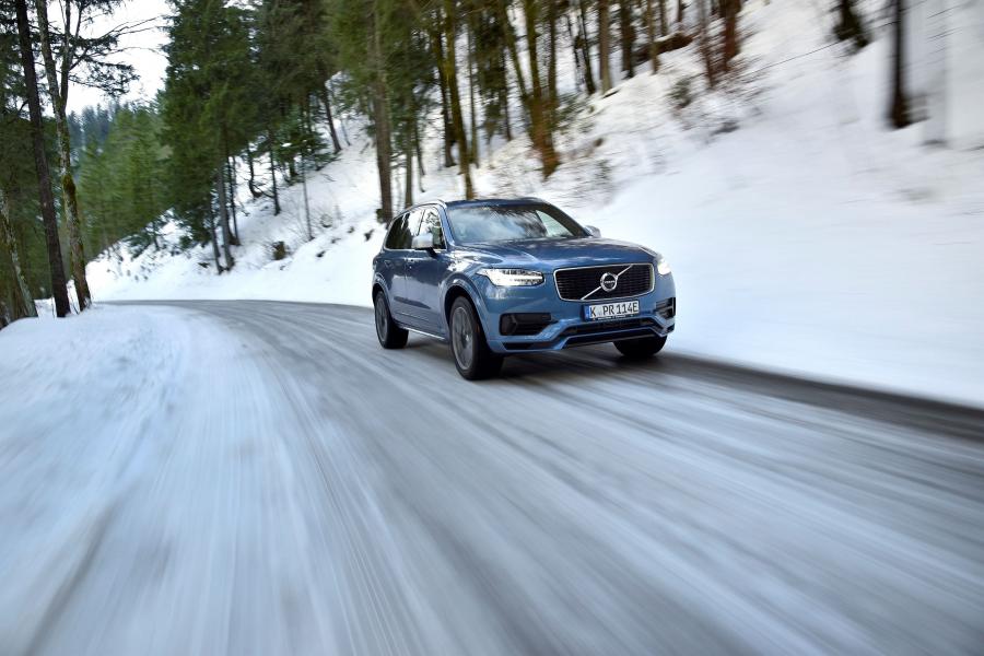  Volvo XC90 T8 R-Design 2016 года  (фото 18 из 32)